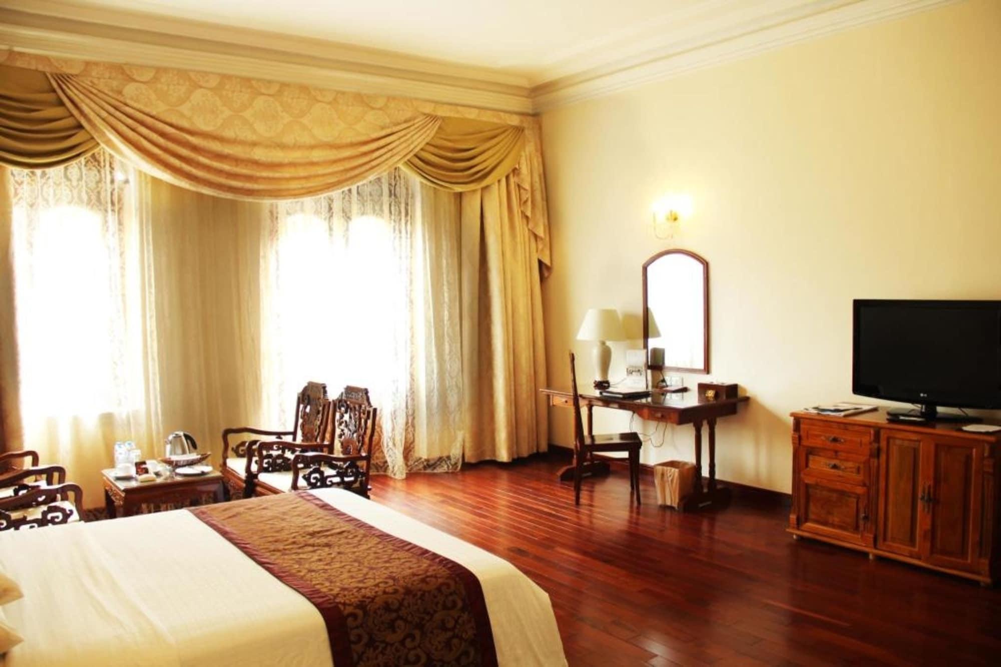 Hotel Continental Saigon Ho Chi Minh City Exterior photo