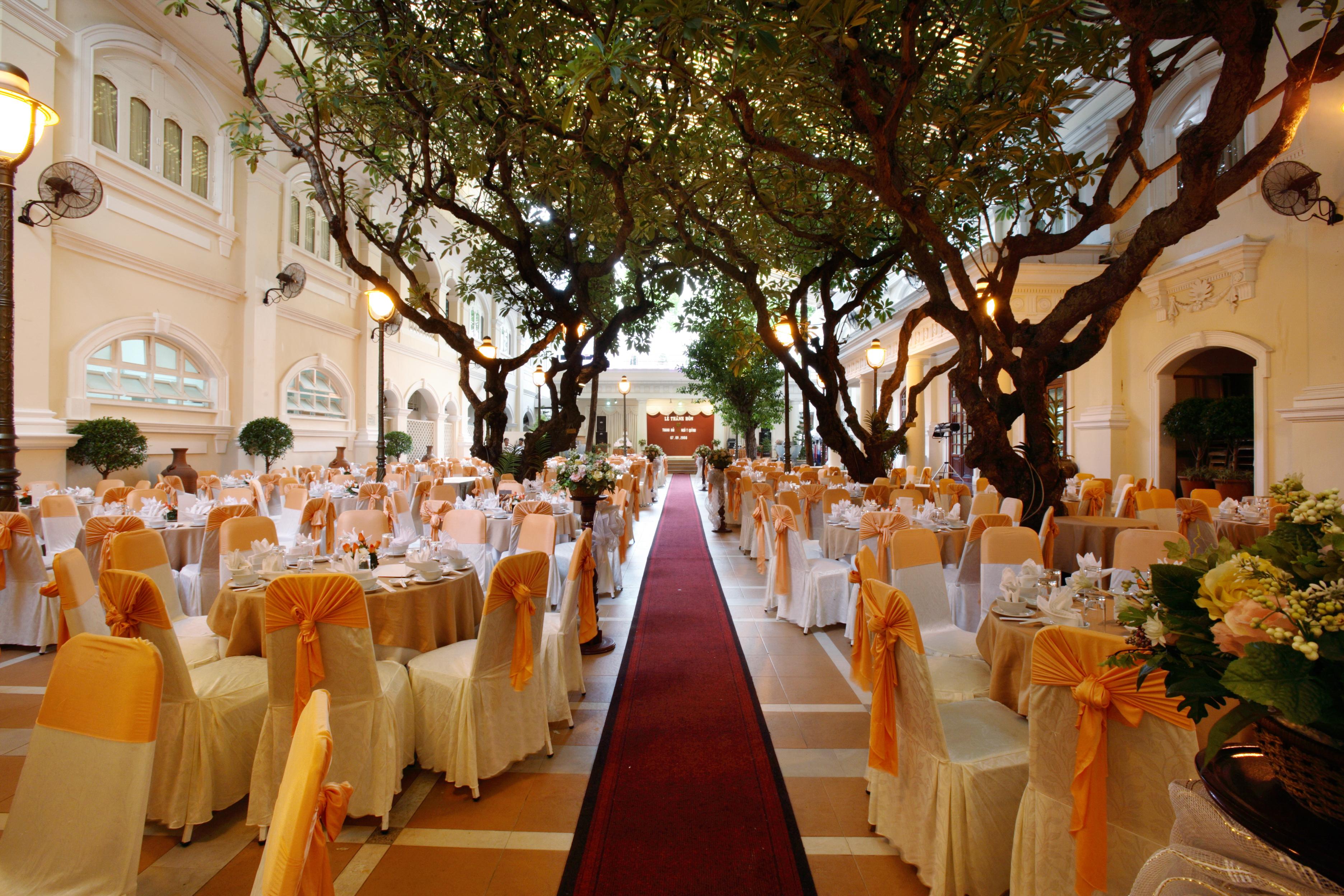 Hotel Continental Saigon Ho Chi Minh City Exterior photo