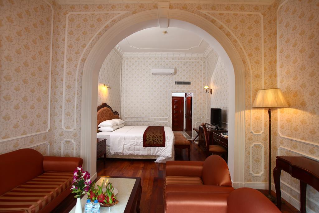 Hotel Continental Saigon Ho Chi Minh City Exterior photo