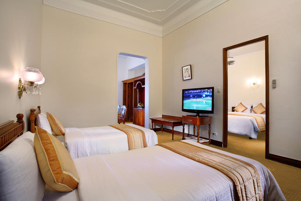 Hotel Continental Saigon Ho Chi Minh City Exterior photo